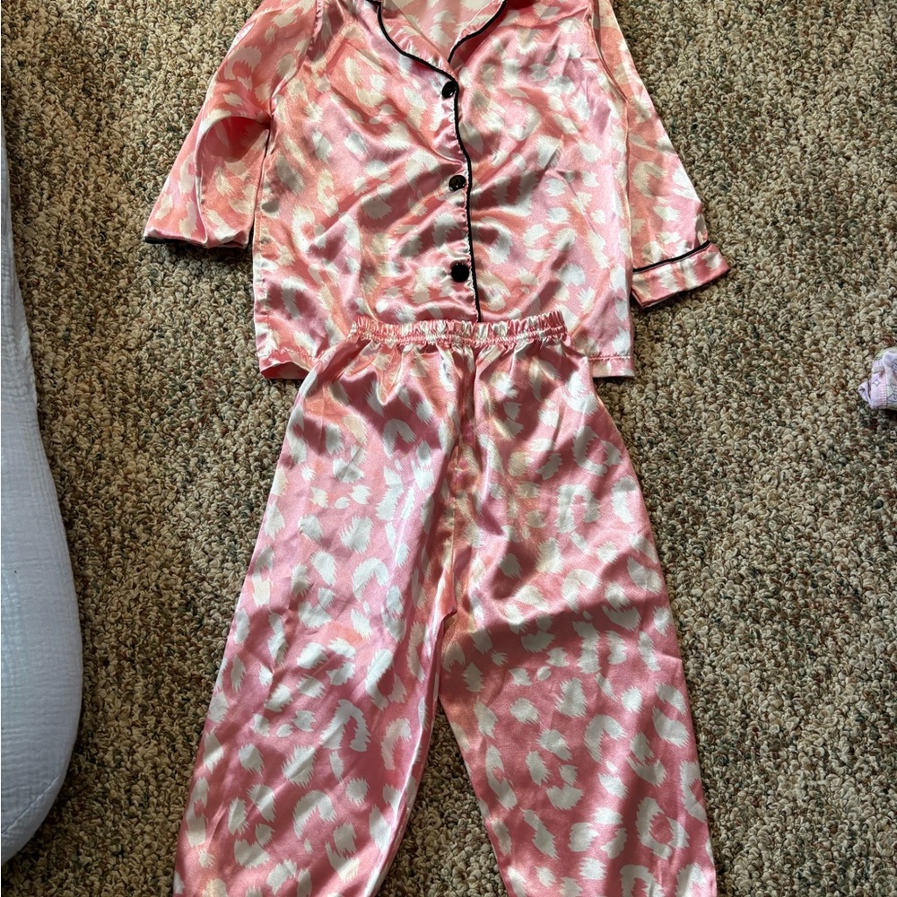 SHEIN Pink and White Pajama Sets Satin Cheetah Print